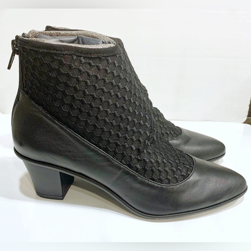 NEW Lori Goldstein Black Ankle Boots